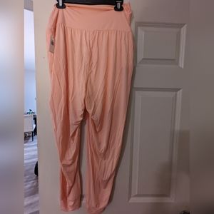 Old navy maternity/post partum roll over pants